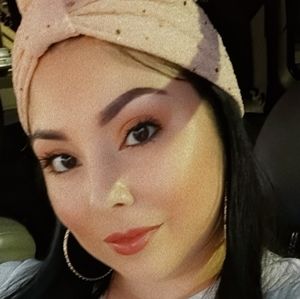 Meet your Posher, Corina